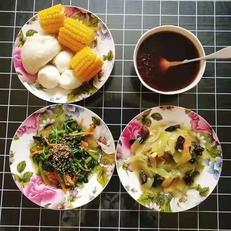 西安燕子月嫂豆鹏红制作的月子餐