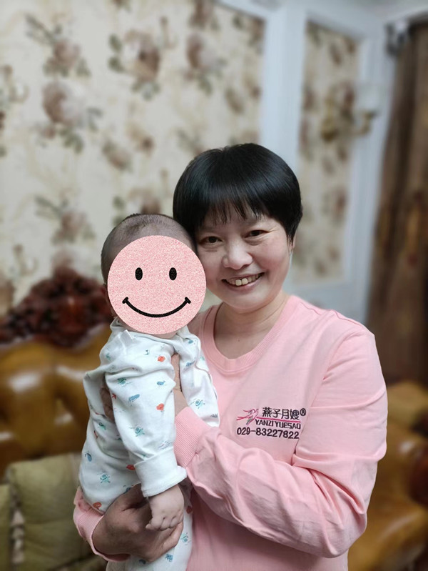 西安燕子月嫂的育婴师林灿连