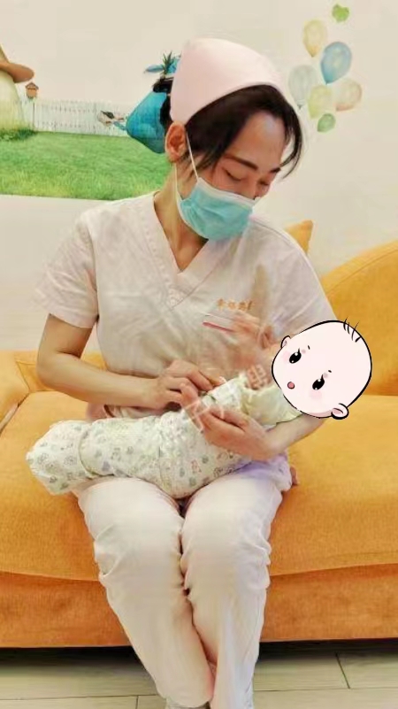 西安燕子月嫂的育婴师杨朝霞